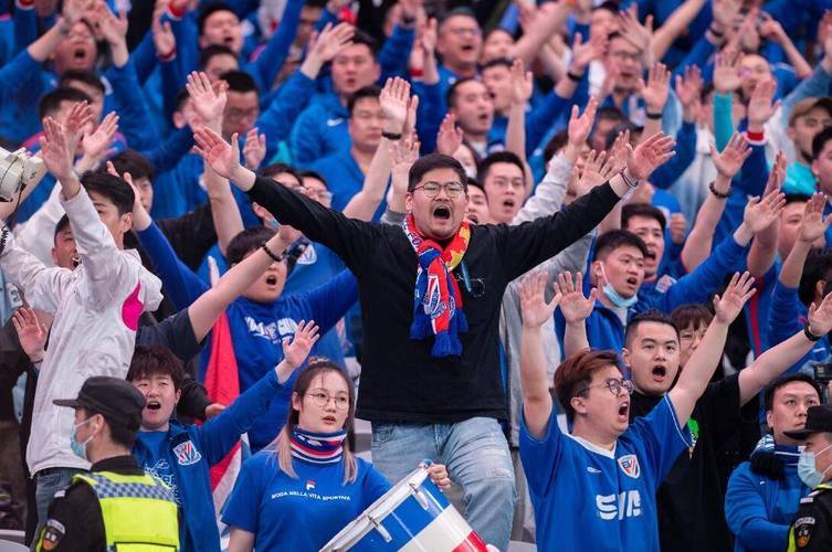 包含厉兵秣马备战激战，球队冠军梦想点燃的词条