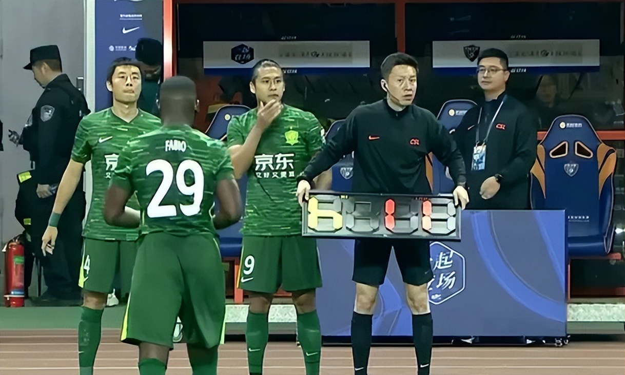 包含北京国安在欧洲杯中打出团战，被誉为教练席炸锅的词条