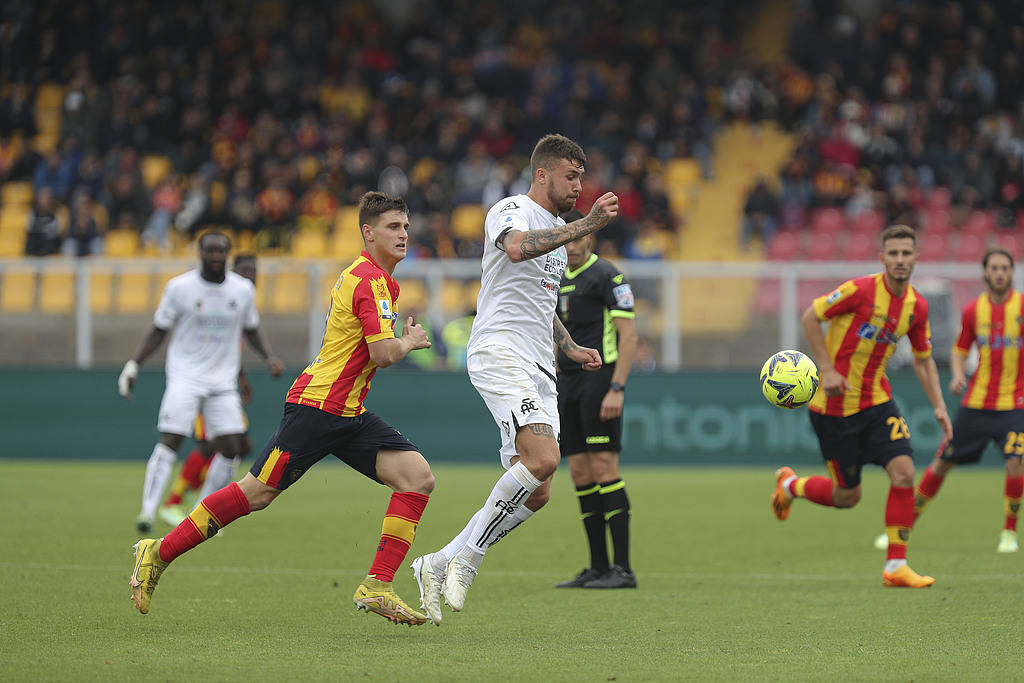 莱切斯特城主场大胜伯恩茅斯，扩大领先优势的简单介绍