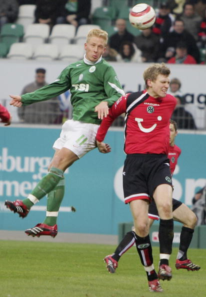 包含沃尔夫斯堡对阵汉诺威，胜负悬念无法预料的词条