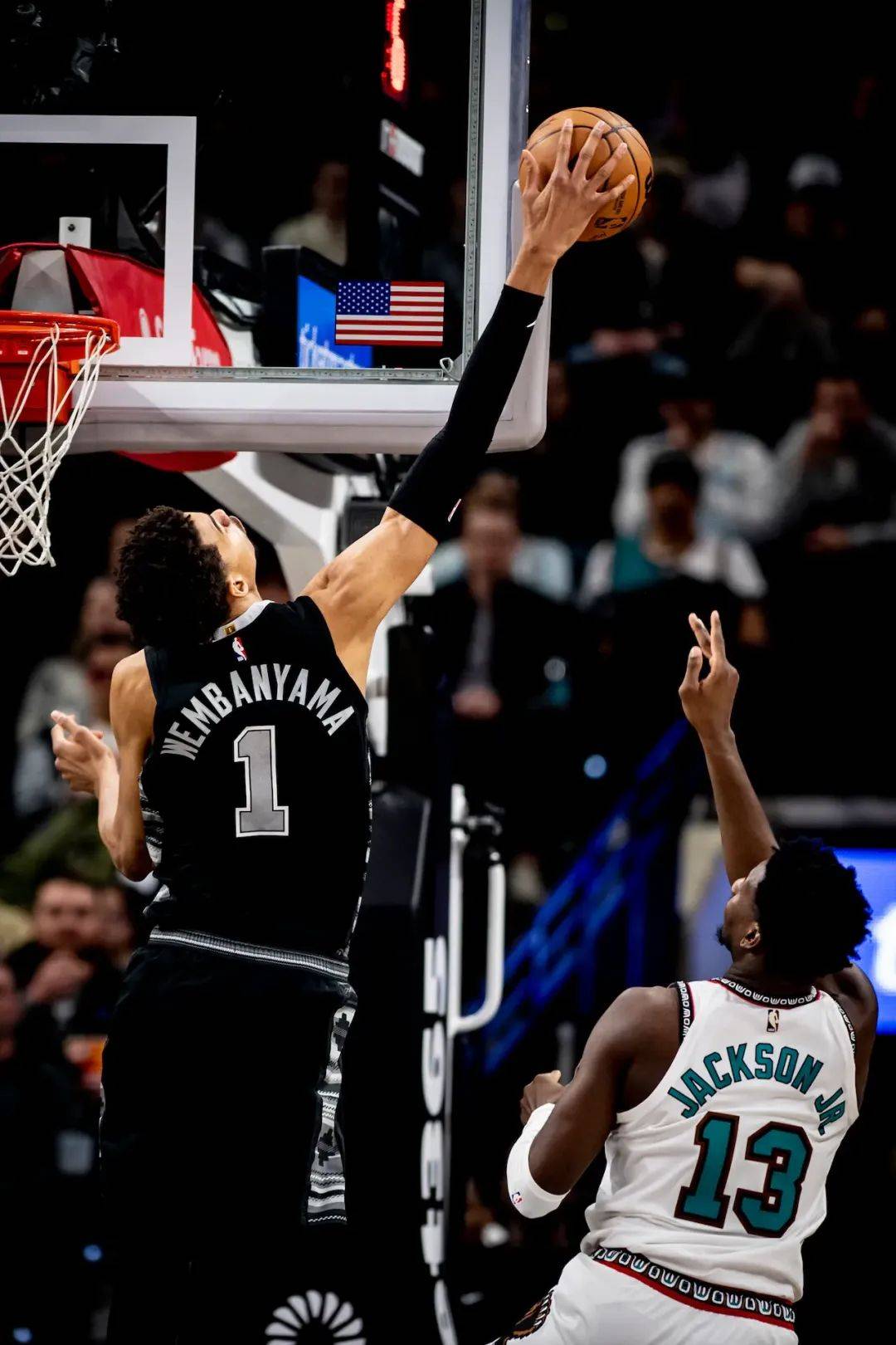 马刺赢下灰熊，再次进入季后赛区