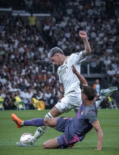 包含巴尔韦德不敌皇家社会,争冠形势转趋不利的词条 包含巴尔韦德不敌皇家社会,争冠形势转趋不利的词条