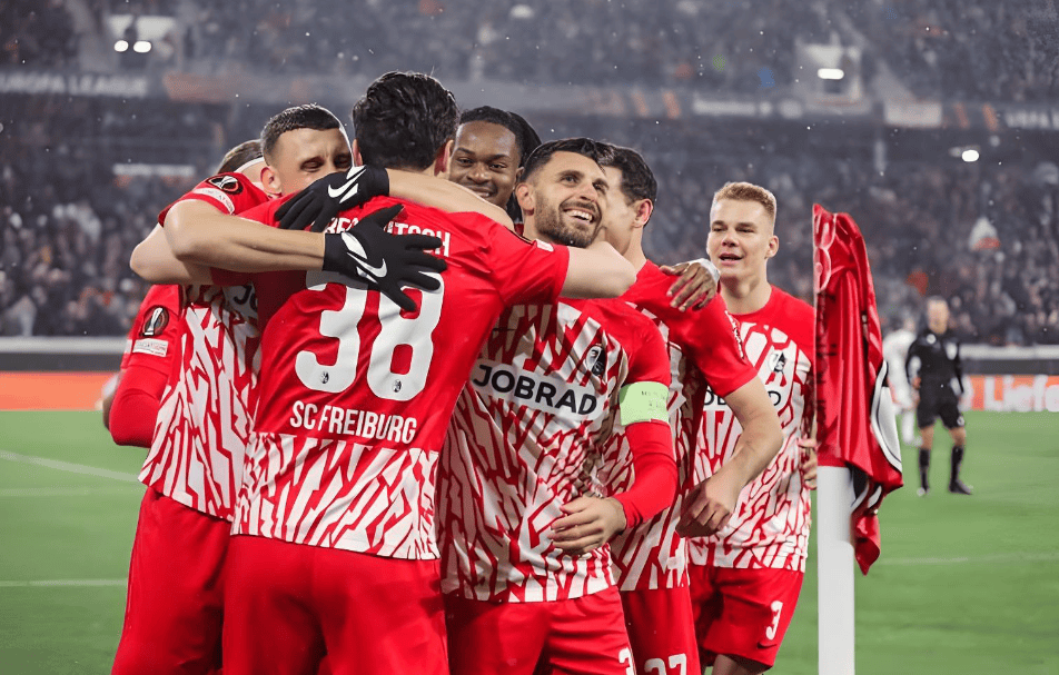 关于弗赖堡主场胜出，继续保持领先的信息