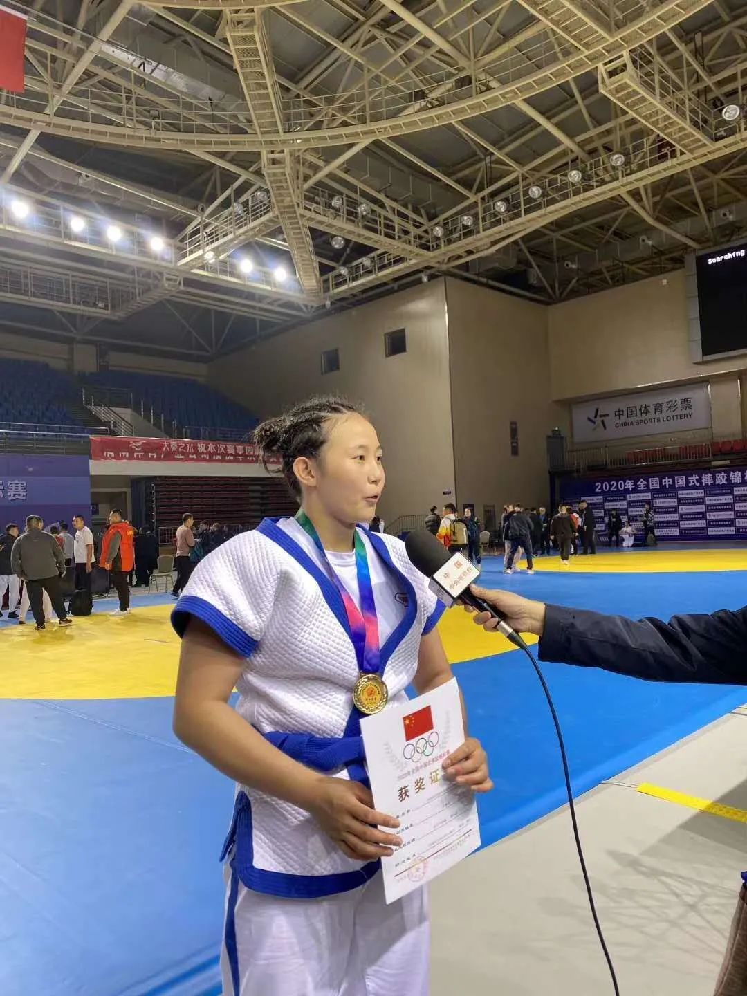 波兰运动员在射击比赛中勇夺桂冠