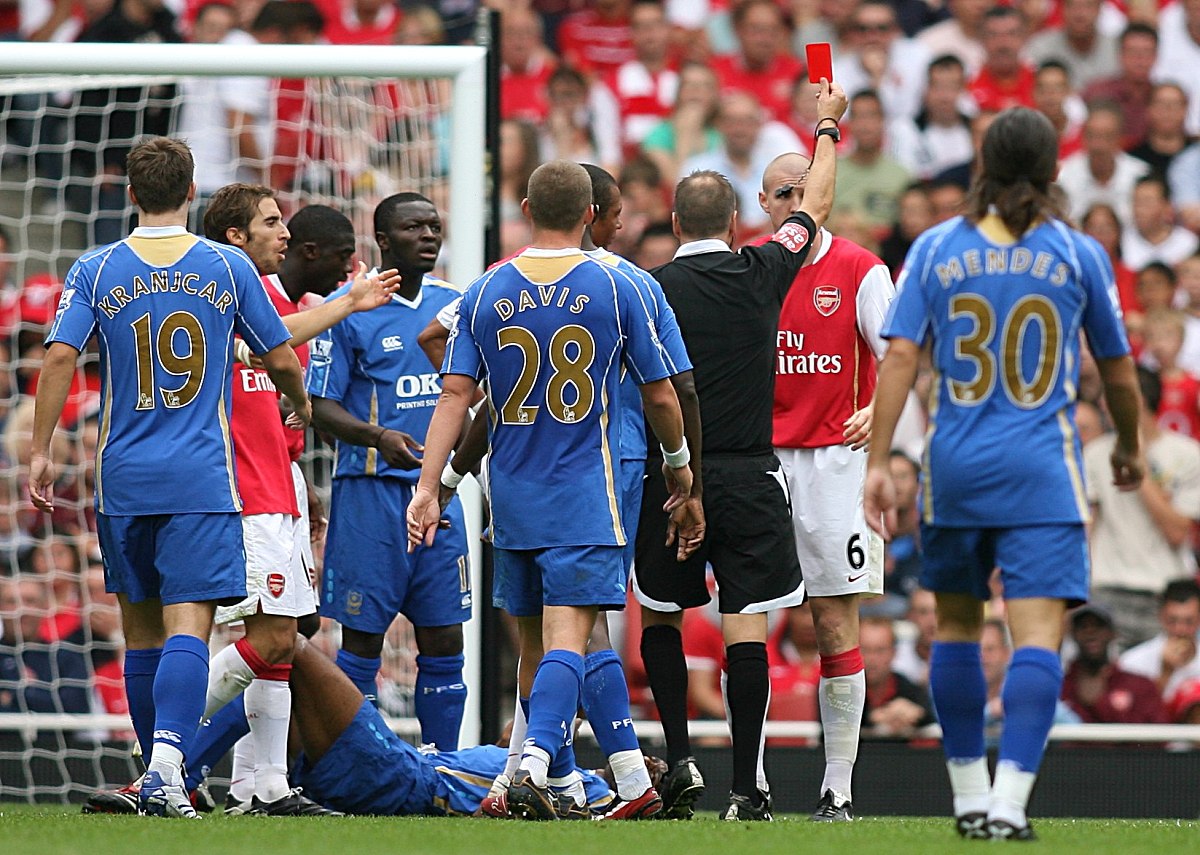 爱尔兰球队表现低迷，卢森堡队奋勇作战