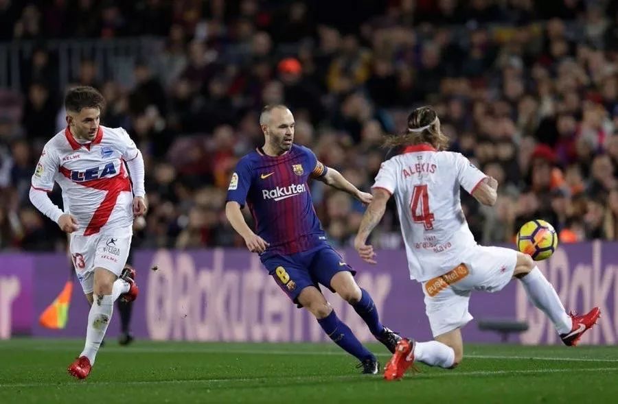 法兰克福球员技惊四座，带领球队实现神奇逆转的简单介绍