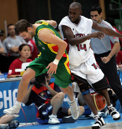 立陶宛队实现突破，闯入八强