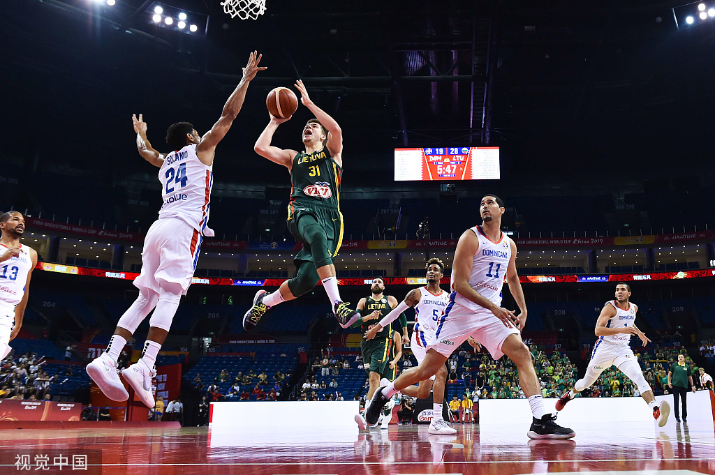 立陶宛队实现突破，闯入八强