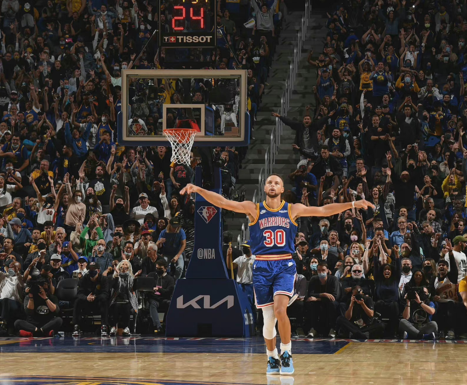 包含甘冈客场逆转，取得重要三分的词条