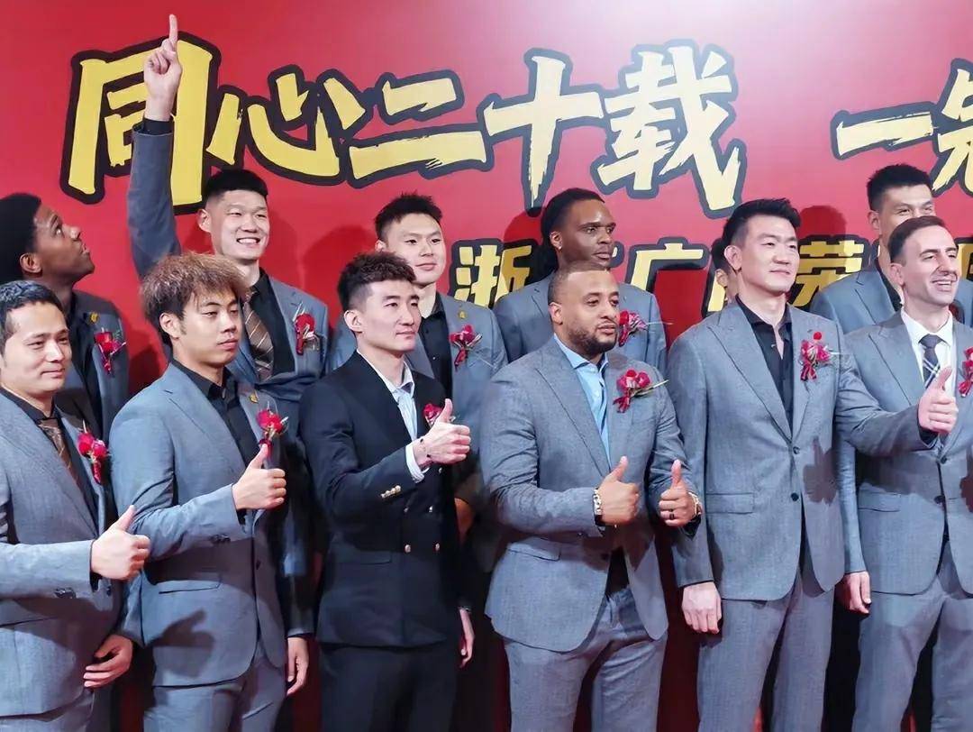 广西男篮实力渐显，球队展现团队凝聚力的简单介绍