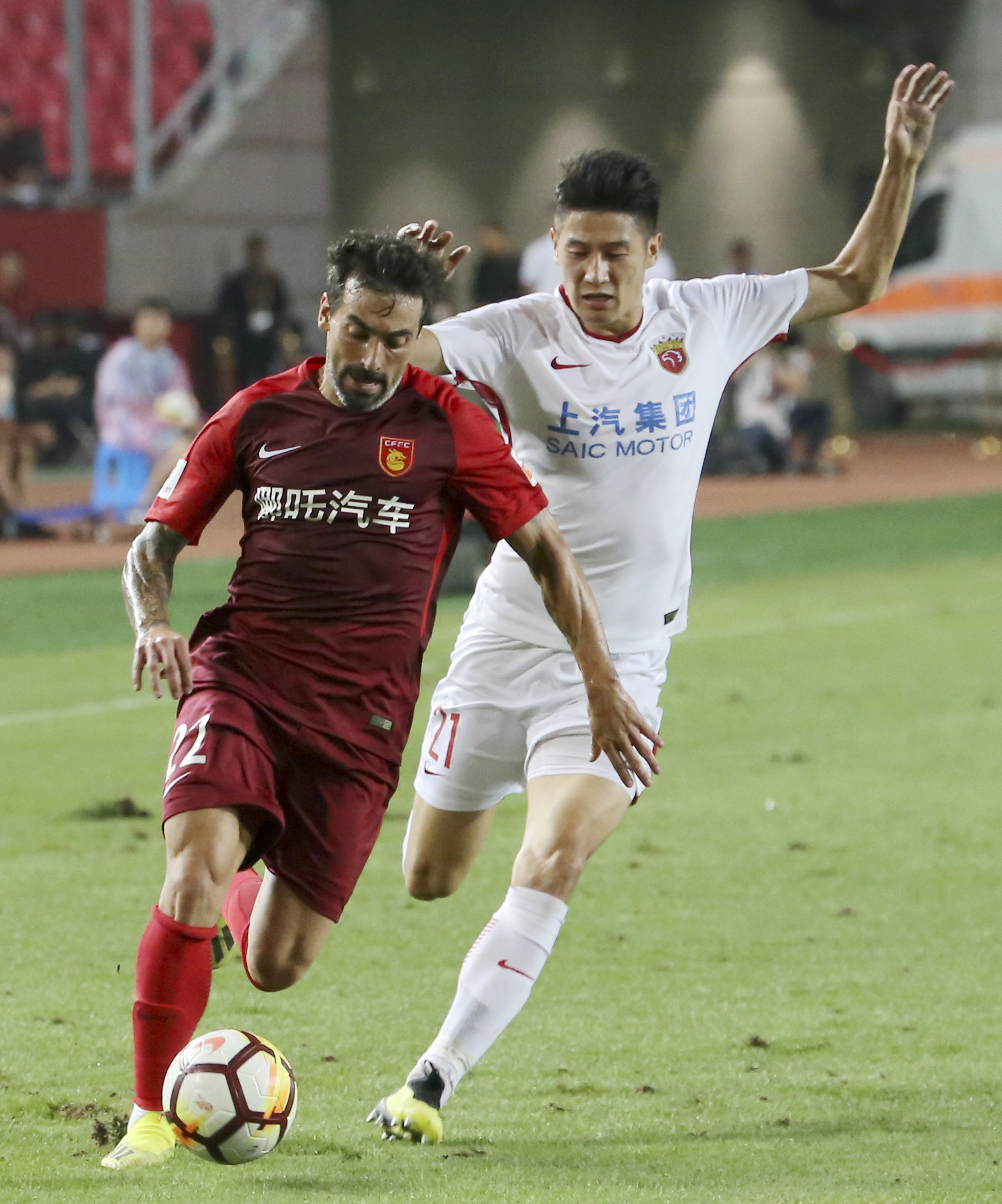 上海上港欲在主场击败河北华夏，稳固领先优势的简单介绍