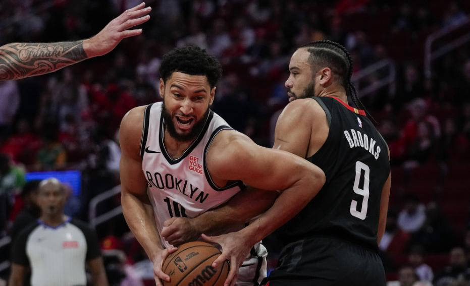 篮网遭遇两连败，客场不敌对手